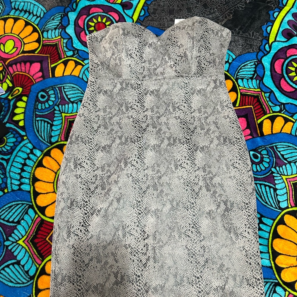 Elegant Gray Strapless Dress